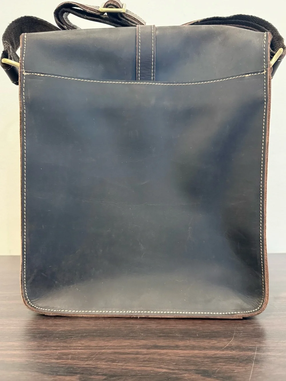 Genuine Leather Unisex Messenger Bag | Crossbody